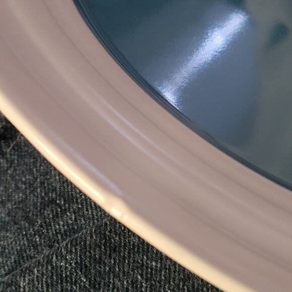 Isaac Mizrahi NY Dinner Plates Caribbean Blue Embossed White Large Rim Set of 2 - Picture 4 of 8